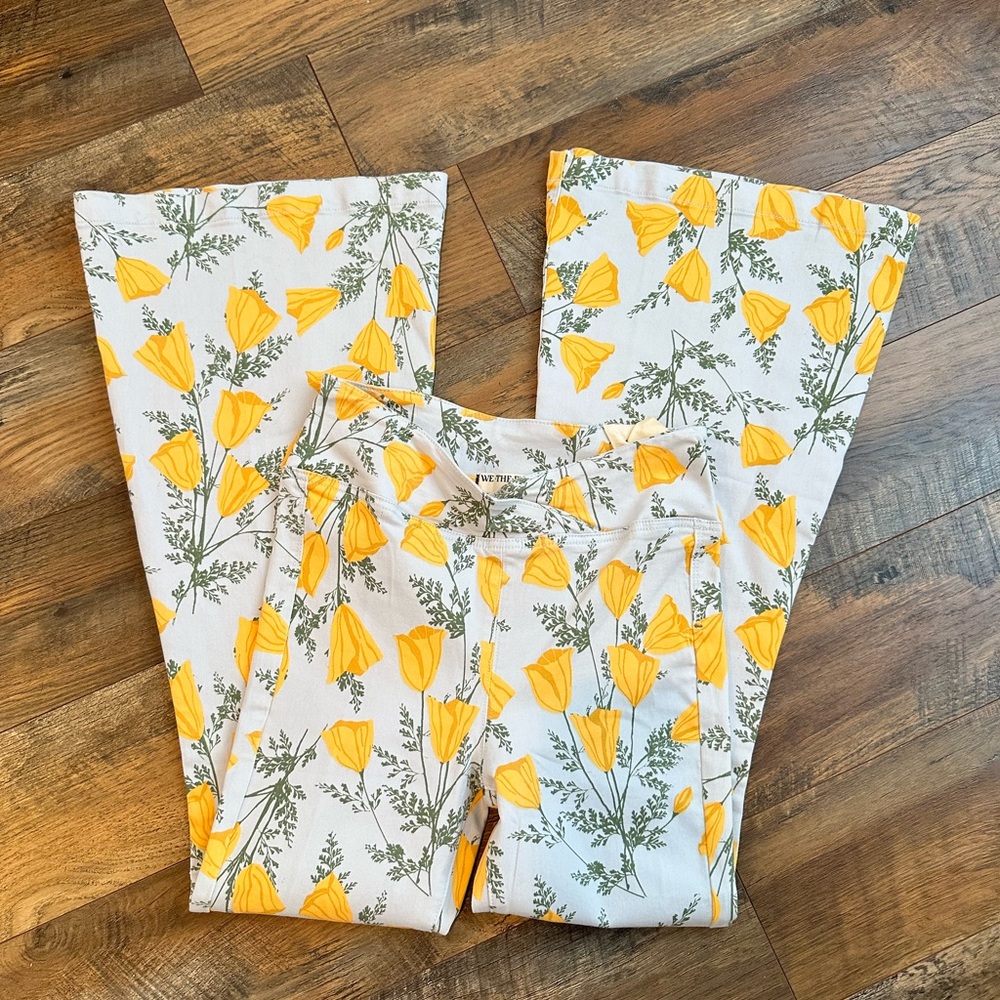 We the Free - Venice Beach High Rise Flare - Size 28